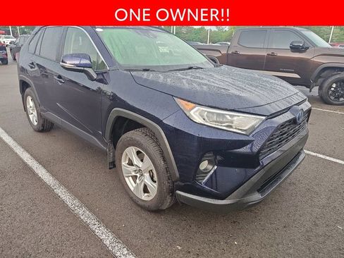 Used 2019 Toyota RAV4 XLE w/ Convenience Package AWD/4WD image 3