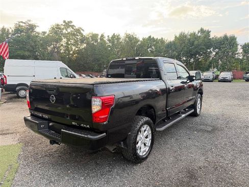 Used 2016 Nissan Titan SL AWD/4WD image 4