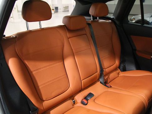 Used 2024 Mercedes-Benz GLC 300 4MATIC image 26