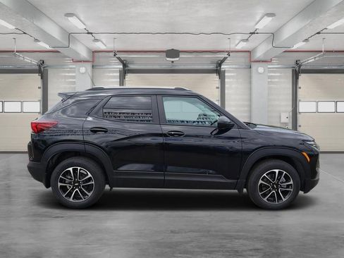New 2026 Chevrolet TrailBlazer LT w/ LT Cold Weather Package FWD image 2