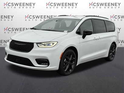 New 2026 Chrysler Pacifica Select w/ S Appearance Package