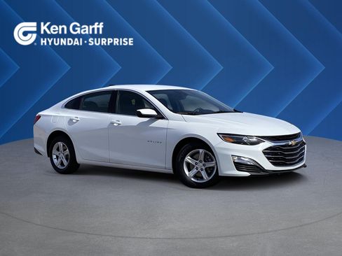 Used 2025 Chevrolet Malibu LS FWD image 1