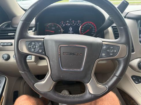 Used 2015 GMC Yukon Denali w/ Premium Package AWD/4WD image 10