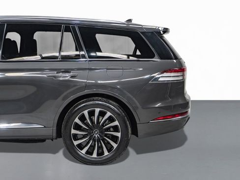 Used 2020 Lincoln Aviator Black Label Grand Touring w/ Class IV Trailer Tow Package image 11
