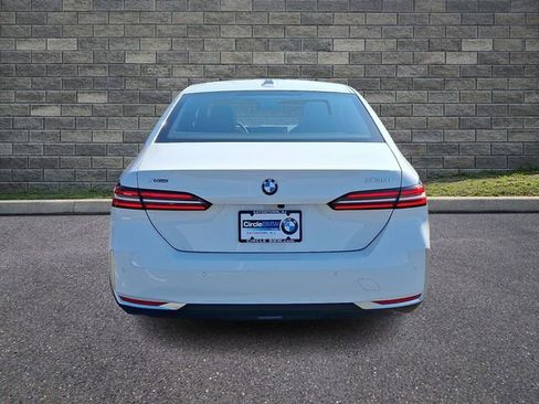 New 2026 BMW 530i xDrive w/ Convenience Package AWD/4WD image 5