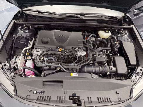 Used 2025 Toyota Camry XLE AWD/4WD image 8