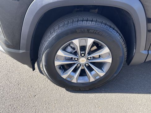 Used 2026 Chevrolet Equinox LT AWD/4WD image 9