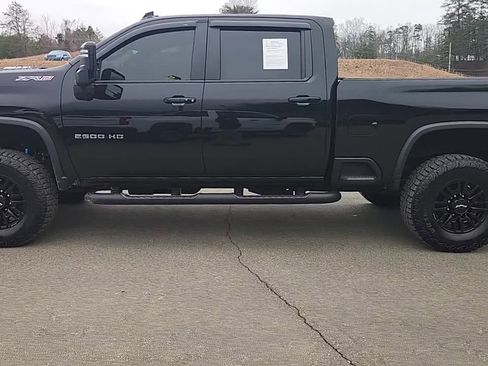 Used 2025 Chevrolet Silverado 2500 ZR2 image 4