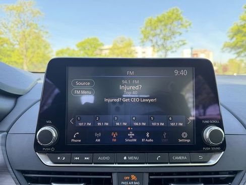 Used 2025 Nissan Altima 2.5 SV image 16