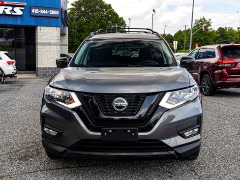 Used 2018 Nissan Rogue SV w/ Premium Package image 2