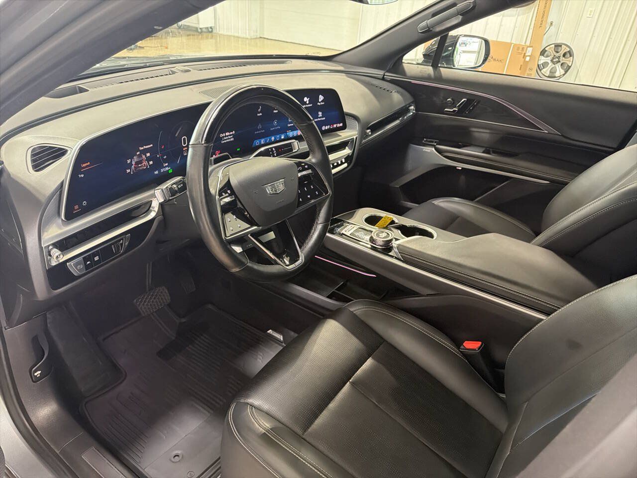 Used 2024 Cadillac Lyriq Luxury AWD/4WD image 10
