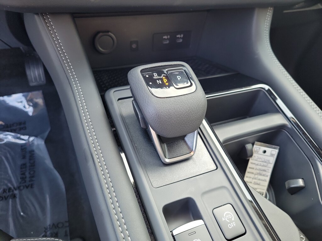 New 2026 Nissan Pathfinder Platinum FWD image 33
