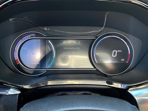 Used 2022 Kia Niro EX image 13