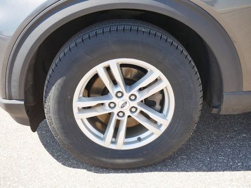 Used 2020 Ford Explorer XLT w/ Comfort Package AWD/4WD image 9