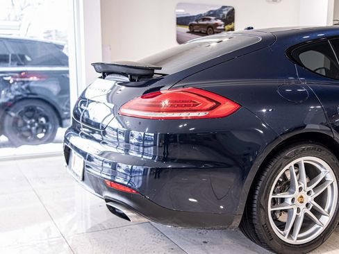 Used 2016 Porsche Panamera 4 image 12