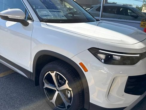 New 2026 Volkswagen Tiguan SE AWD/4WD image 3