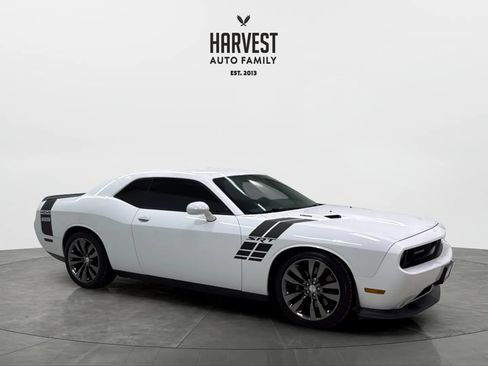 Used 2014 Dodge Challenger SRT8 Core RWD image 9