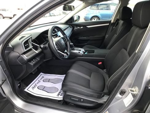 Used 2019 Honda Civic EX image 4