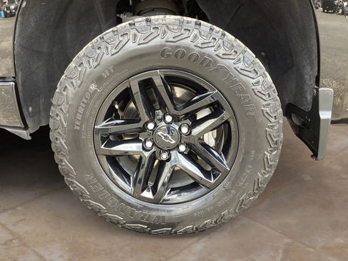 Used 2023 Chevrolet Silverado 1500 Custom Trail Boss AWD/4WD image 27