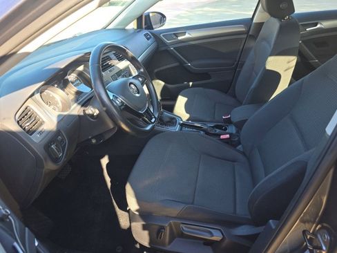 Used 2016 Volkswagen Golf S image 26