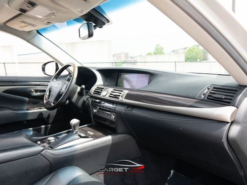 Used 2014 Lexus LS 460 AWD w/ Comfort Package image 15