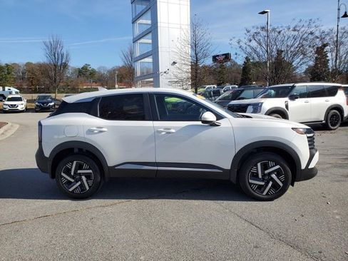 Certified 2025 Nissan Kicks SV image 3