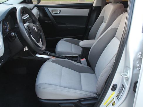 Used 2018 Toyota Corolla LE FWD image 18