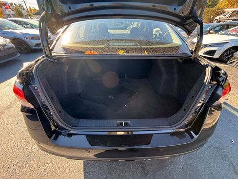 Used 2023 Nissan Versa SV image 13