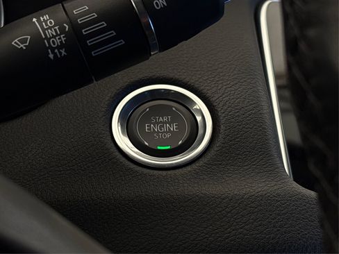 Certified 2023 Cadillac XT4 Luxury w/ Driver Awareness Package image 29