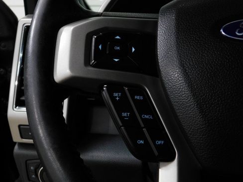 Used 2022 Ford F250 Lariat w/ Black Appearance Pkg image 45