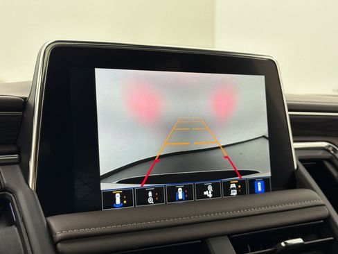 Used 2024 GMC Yukon XL SLT w/ SLT Premium Package AWD/4WD image 25