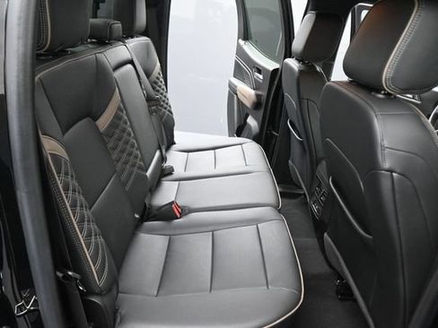 Used 2023 GMC Canyon Denali AWD/4WD image 16