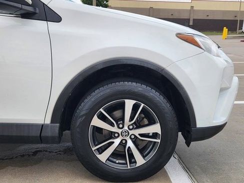 Used 2017 Toyota RAV4 XLE FWD image 8