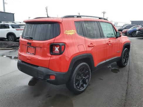 Used 2018 Jeep Renegade Altitude image 4