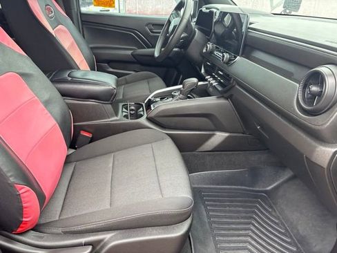 Used 2023 Chevrolet Colorado Trail Boss w/ Technology Package AWD/4WD image 15