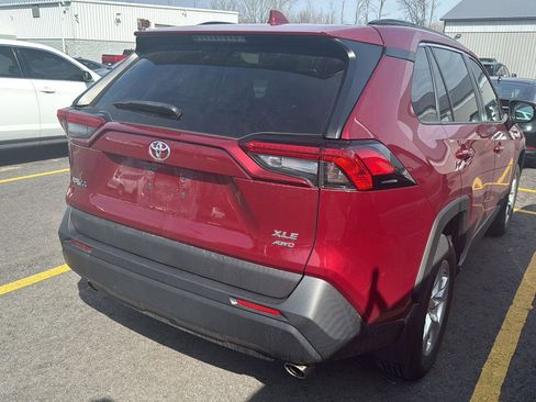 Used 2020 Toyota RAV4 XLE w/ Convenience Package image 4