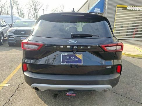 Certified 2024 Ford Escape SE w/ PHEV Premium Package image 4