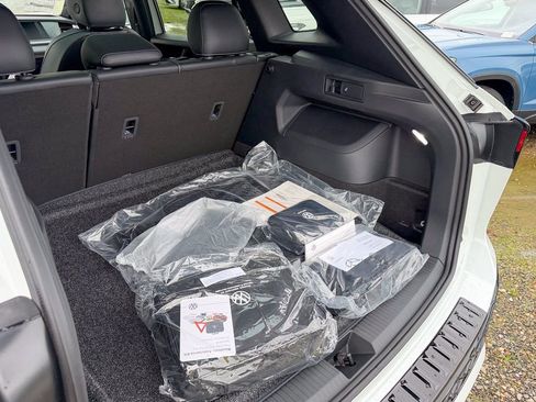 New 2026 Volkswagen Tiguan SE R-Line image 25