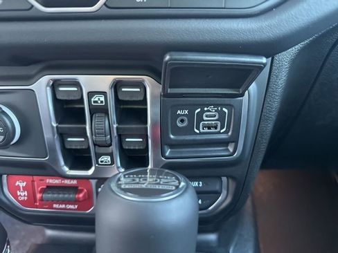 New 2025 Jeep Wrangler Unlimited Rubicon 392 image 17