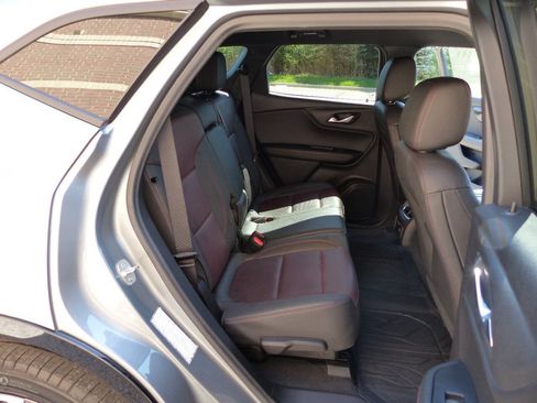 Used 2025 Chevrolet Blazer RS FWD image 44