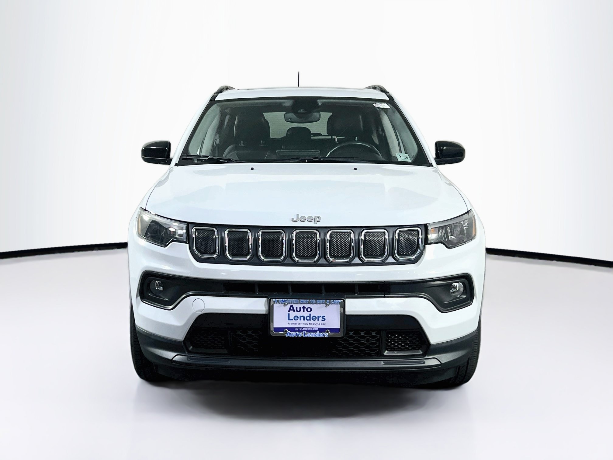 Used 2022 Jeep Compass Latitude w/ Sun and Sound Group AWD/4WD image 2