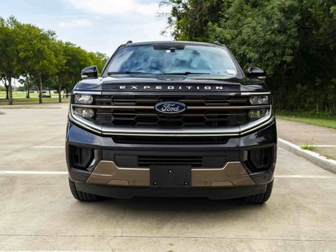 Used 2025 Ford Expedition King Ranch AWD/4WD image 3