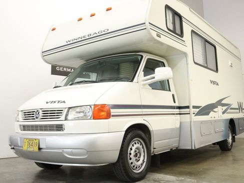 Used 2002 Volkswagen Eurovan FWD image 4