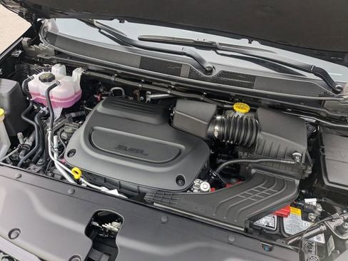 New 2026 Chrysler Pacifica Select FWD image 36