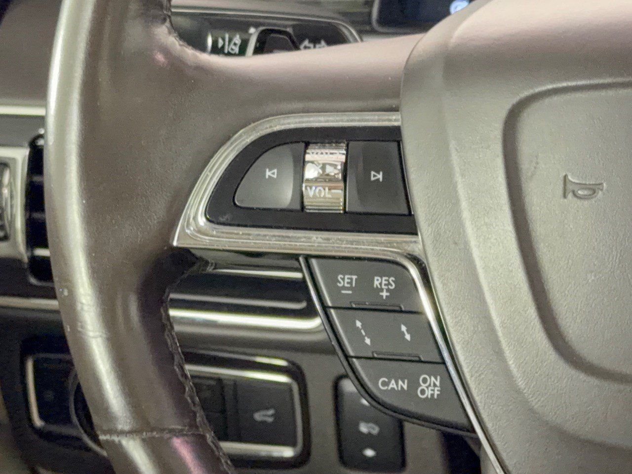 Used 2020 Lincoln Navigator L Black Label w/ Cargo Convenience Package AWD/4WD image 18