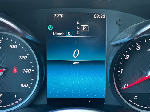 Certified 2021 Mercedes-Benz GLC 300 4MATIC image 27
