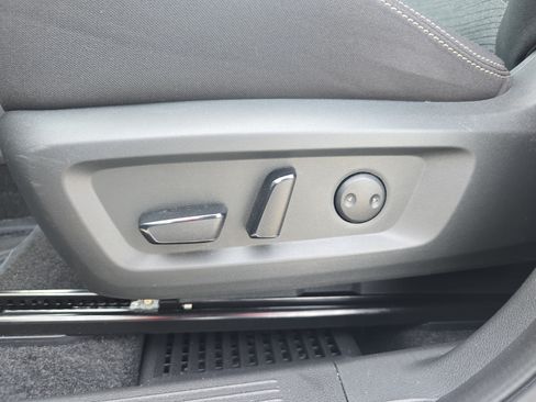 Used 2023 Nissan Rogue SV FWD image 28