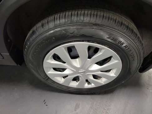 Used 2019 Nissan Rogue S image 11