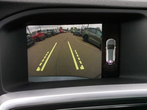 Used 2018 Volvo V60 T5 Cross Country w/ Convenience Package image 28