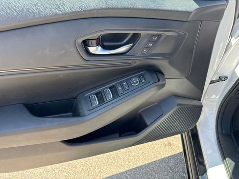 Used 2025 Honda Accord EX-L image 17